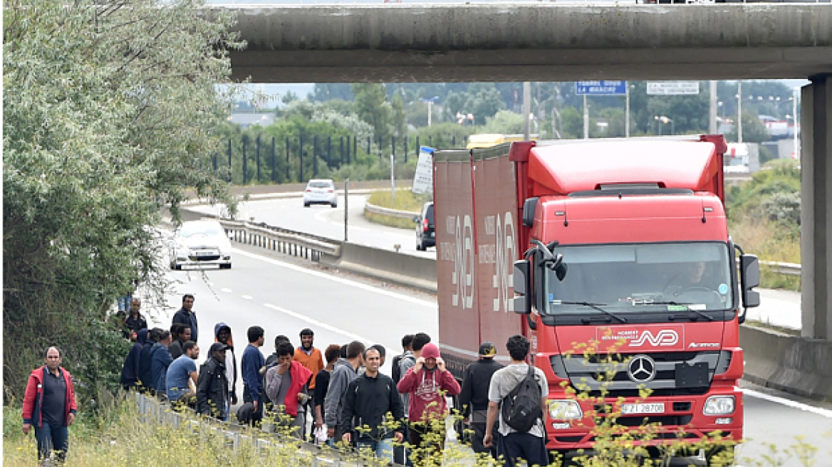 Νεκρός βρέθηκε μέσα σε φορτηγό  20χρονος πρόσφυγας στο Καλαί 