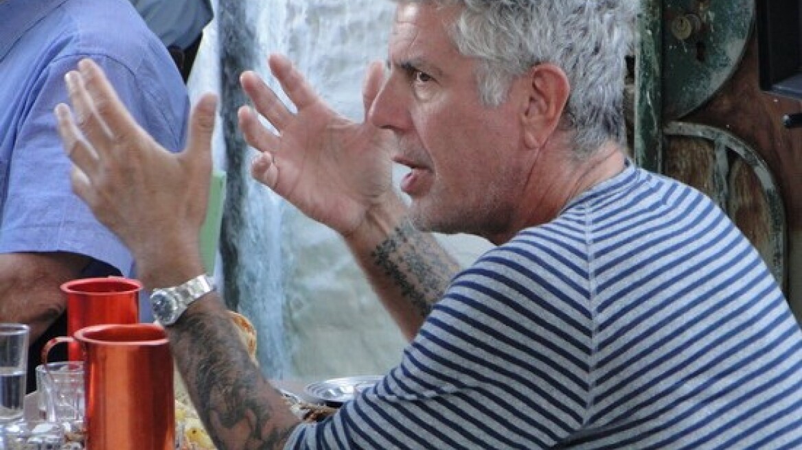 Anthony Bourdain: Ο διάσημος σεφ πίνει ουζάκι στη Νάξο