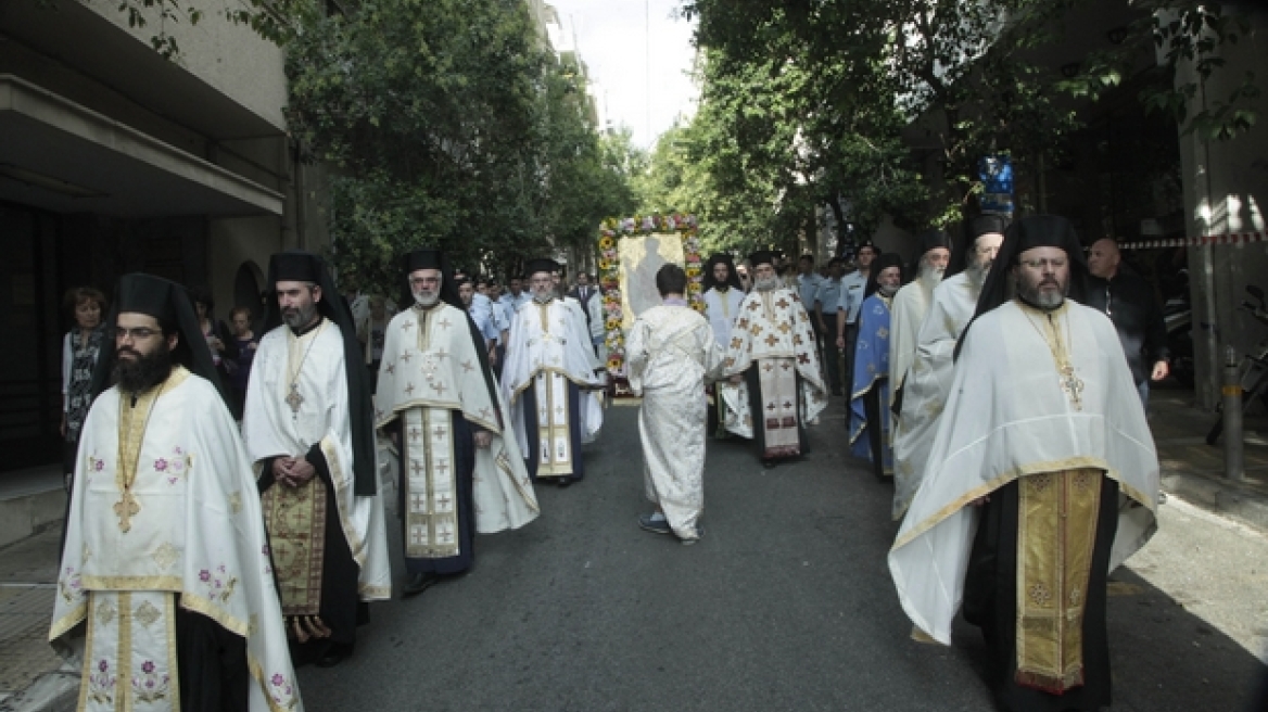 Με λαμπρότητα εορτάσθηκε στο Κολωνάκι ο Άγιος Διονύσιος ο Αρεοπαγίτης