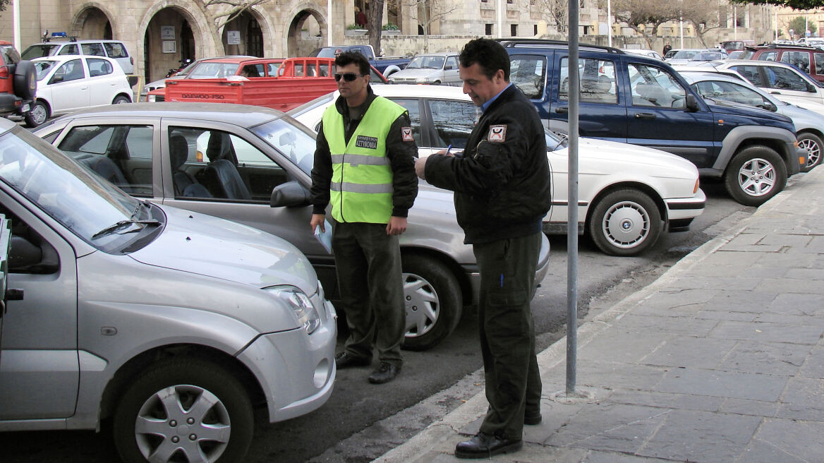 Θεσσαλονίκη: Η δημοτική αστυνομία έκοψε 2.000 κλήσεις σε μια εβδομάδα