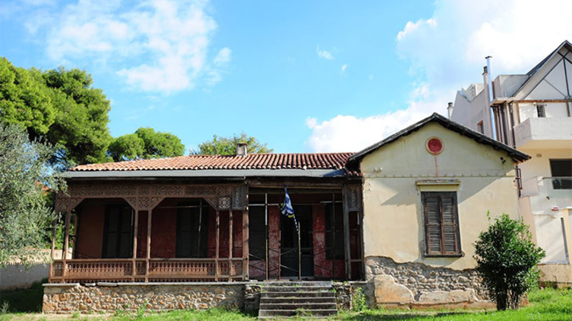 War hero Pavlos Melas' home left to crumble, along with history (see pics of shame)