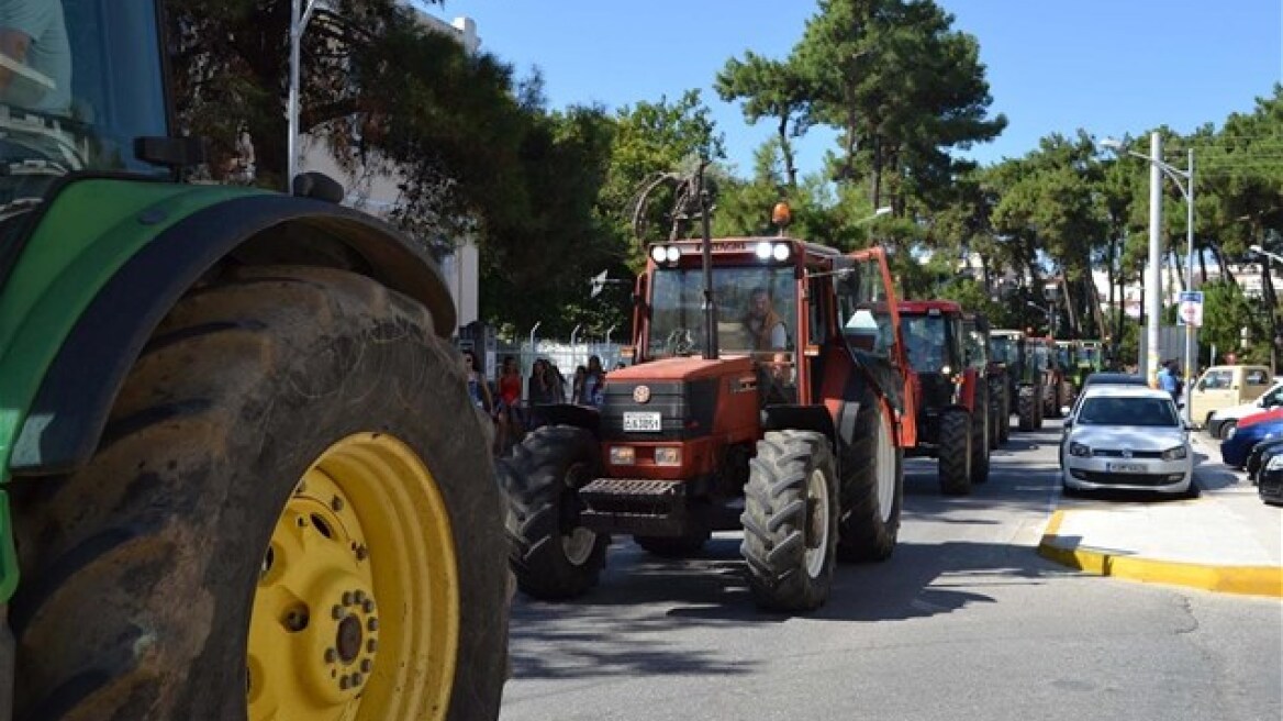 Μονόδρομος οι δυναμικές κινητοποιήσεις με μπλόκα και κάθοδο στην Αθήνα λένε οι αγρότες