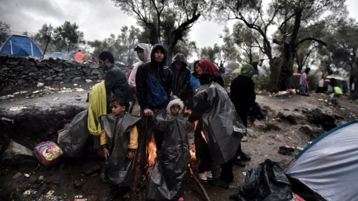 Άνοιξαν το κολυμβητήριο της Λέσβου και γυμναστήρια της Χίου για τους πρόσφυγες