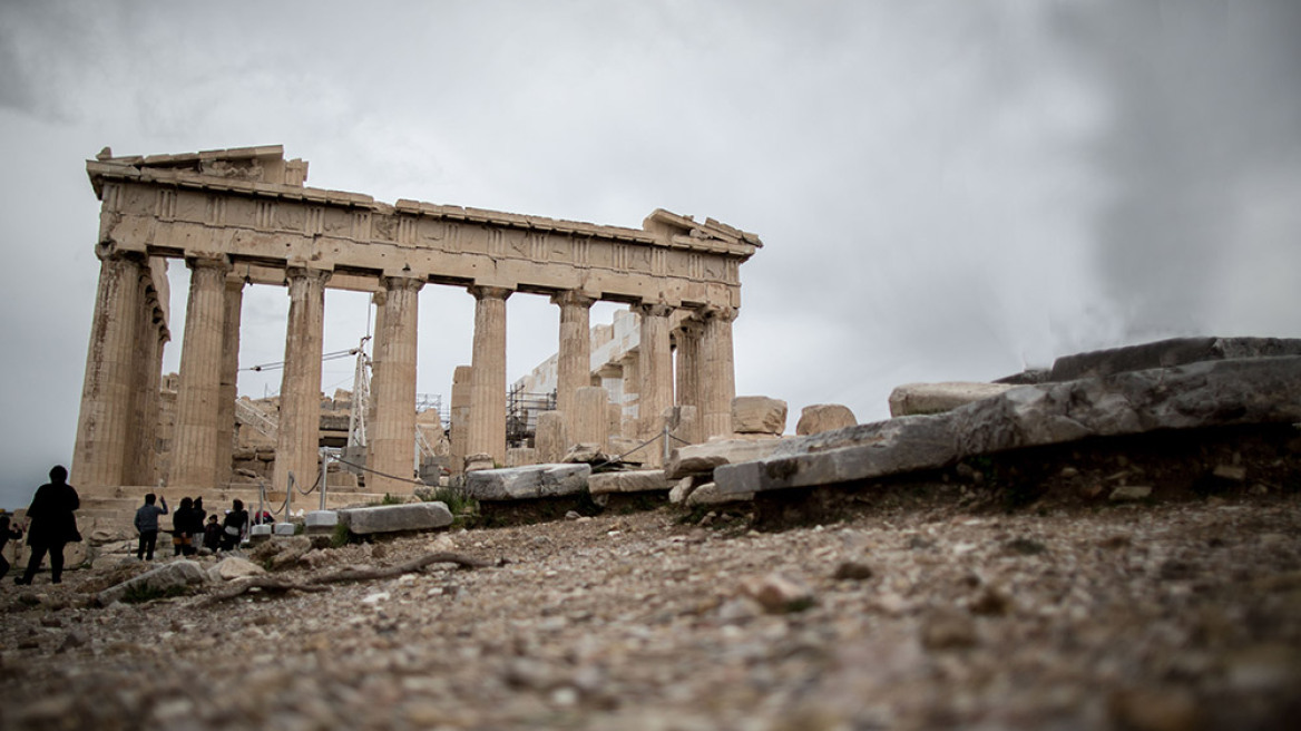 ΕΕ: Επιμηκύνεται η ύφεση και το 2016 για την Ελλάδα