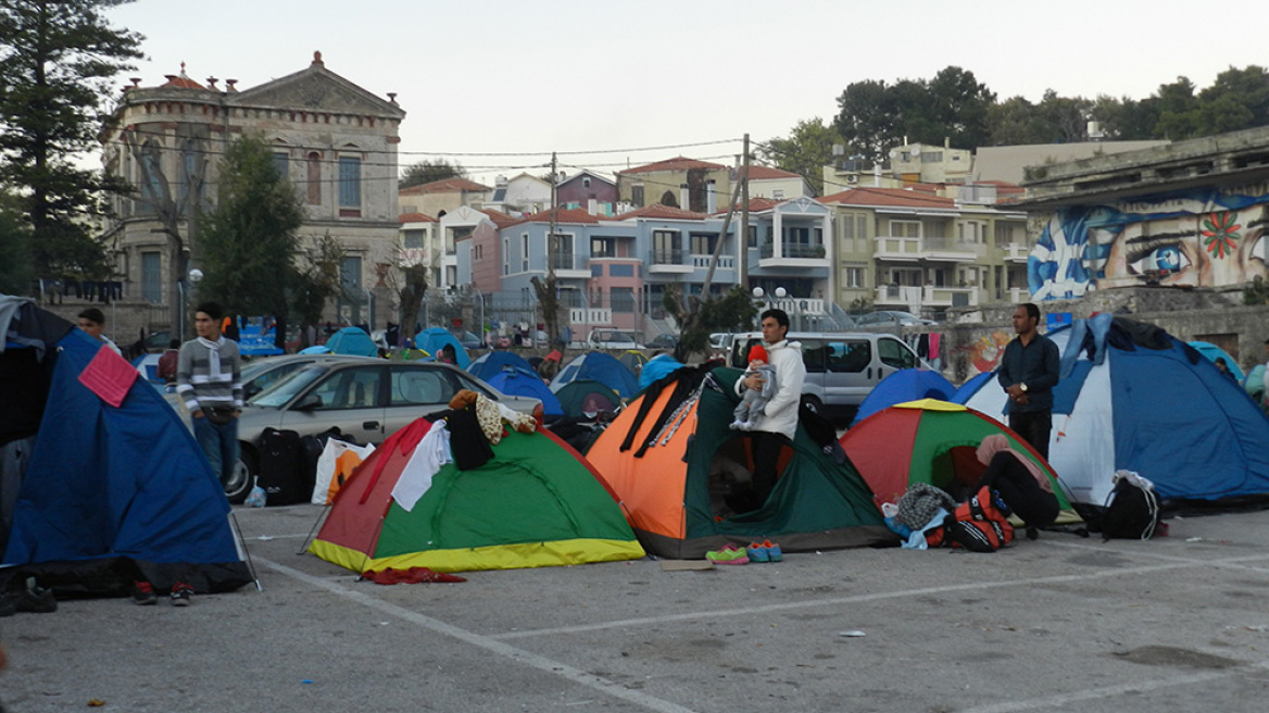 Ο Τσίπρας «ξενάγησε» τον Σουλτς στο δράμα που δημιούργησε η πολιτική για τους μετανάστες