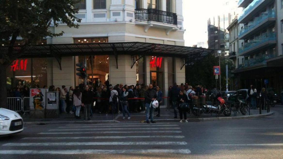 H&M: Ποδοπατήθηκαν σε Αθήνα, Θεσσαλονίκη - Ποια διάσημη καβγάδισε για ένα Balmain 