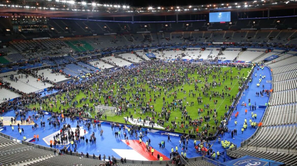 Ενας από τους βομβιστές στο Stade de France είχε εισιτήριο και ετοιμαζόταν να μπει μέσα