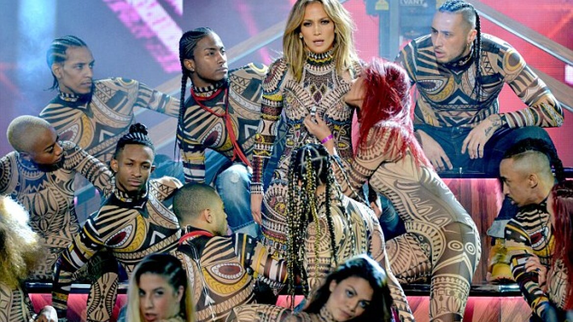 Τα έδωσε όλα η Jennifer Lopez στα American Music Awards