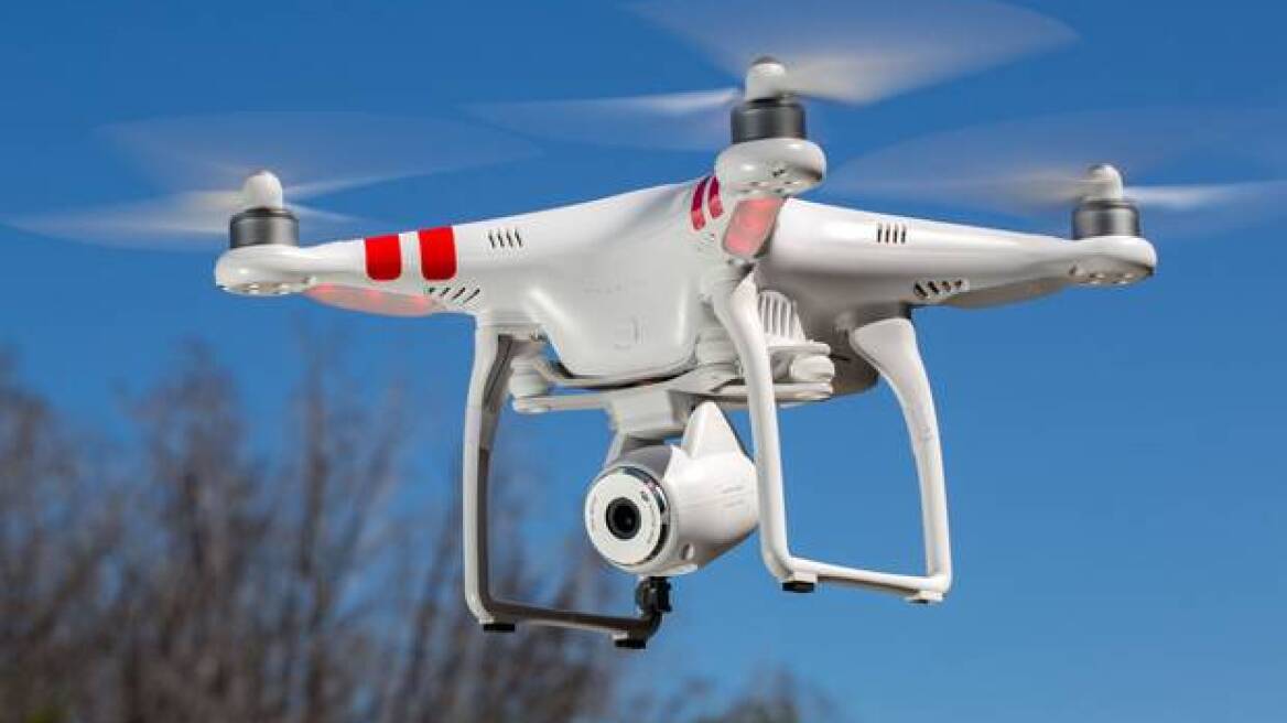 Drones πάνω από χωματερές και καρχαρίες σε Βρετανία και Αυστραλία 