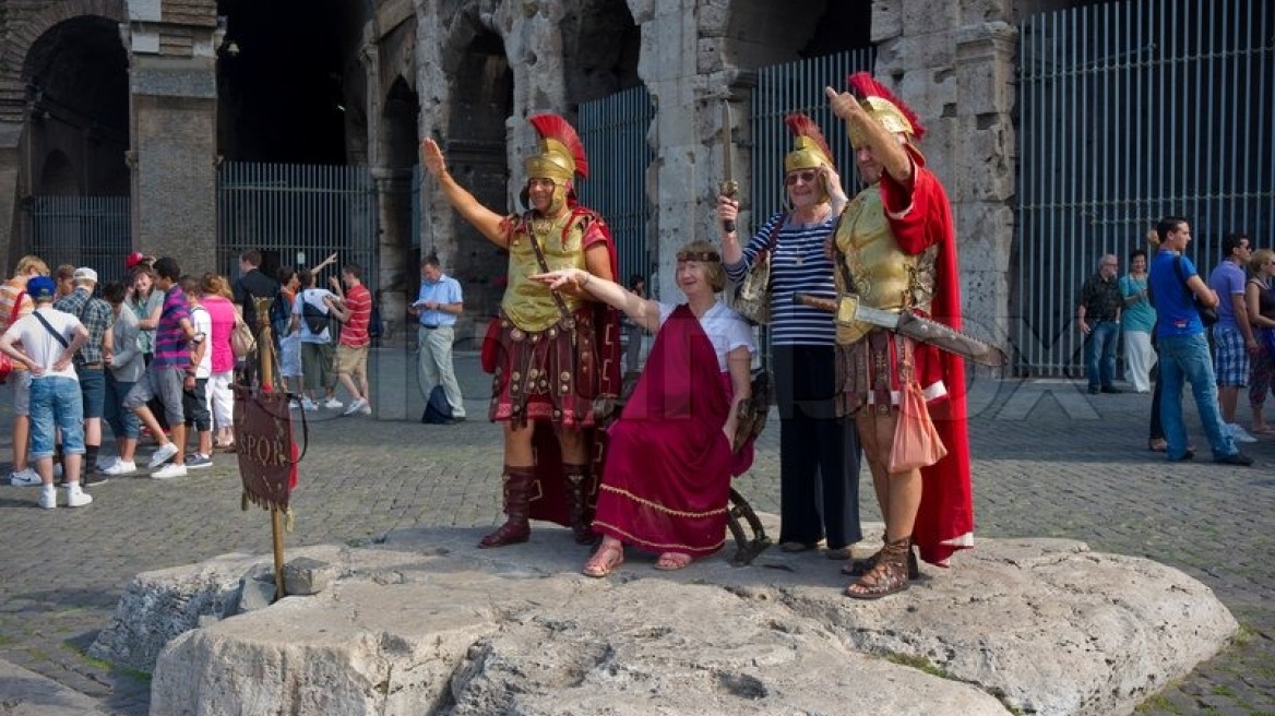 Ιταλία: Η Ρώμη απαγορεύει την παρουσία ψεύτικων εκατόνταρχων στα μνημεία της πόλης 