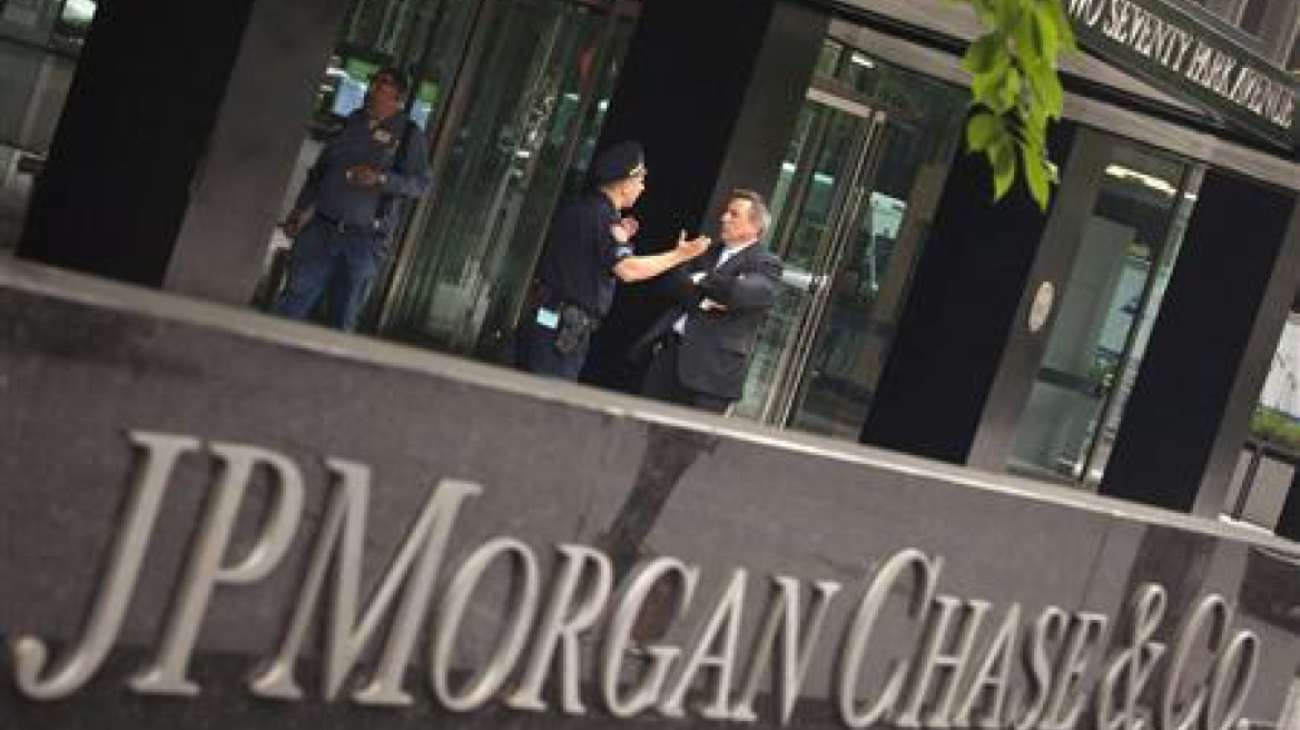 JP Morgan: Δύσκολο να κλείσει η αξιολόγηση πριν τα μέσα του 2016 