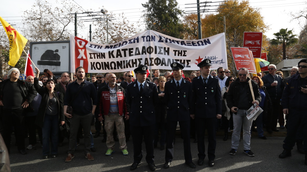 Αγριο κράξιμο στον Πειραιά «έφαγε» ο Δρίτσας - Δείτε βίντεο