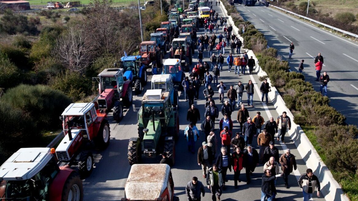 Αγρότες: Παραμένουμε μέχρι τέλους στα μπλόκα - Δεν πάμε στην συνάντηση με Τσίπρα