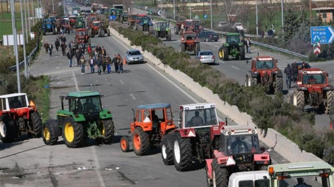 Αγρότες: Για πρώτη φορά έκλεισαν για οκτώ ώρες τα Τέμπη - Μπλόκα και στην Αττική