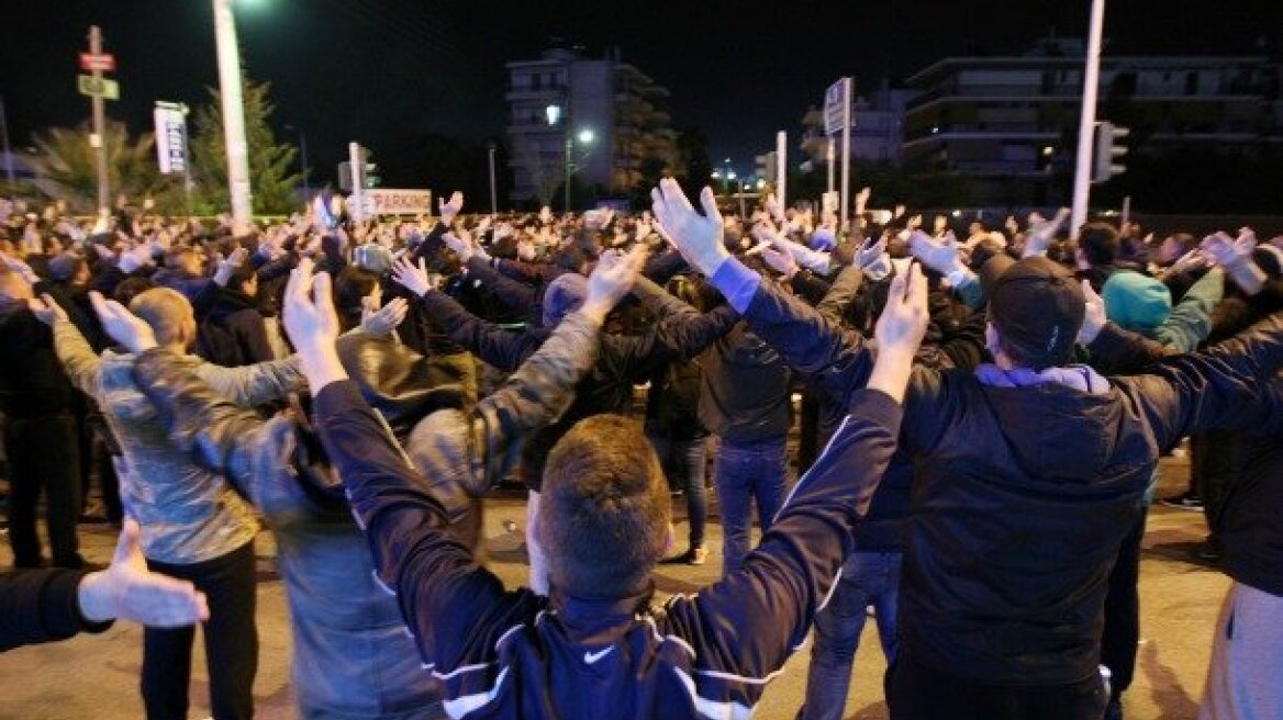 Διαμαρτυρία οπαδών του Παναθηναϊκού στην ΕΡΤ και στα βραβεία του ΠΣΑΠ