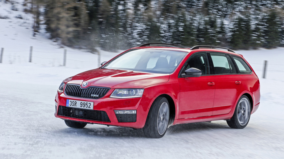 Video: Παιχνίδι στο χιόνι με τα τετρακίνητα Skoda