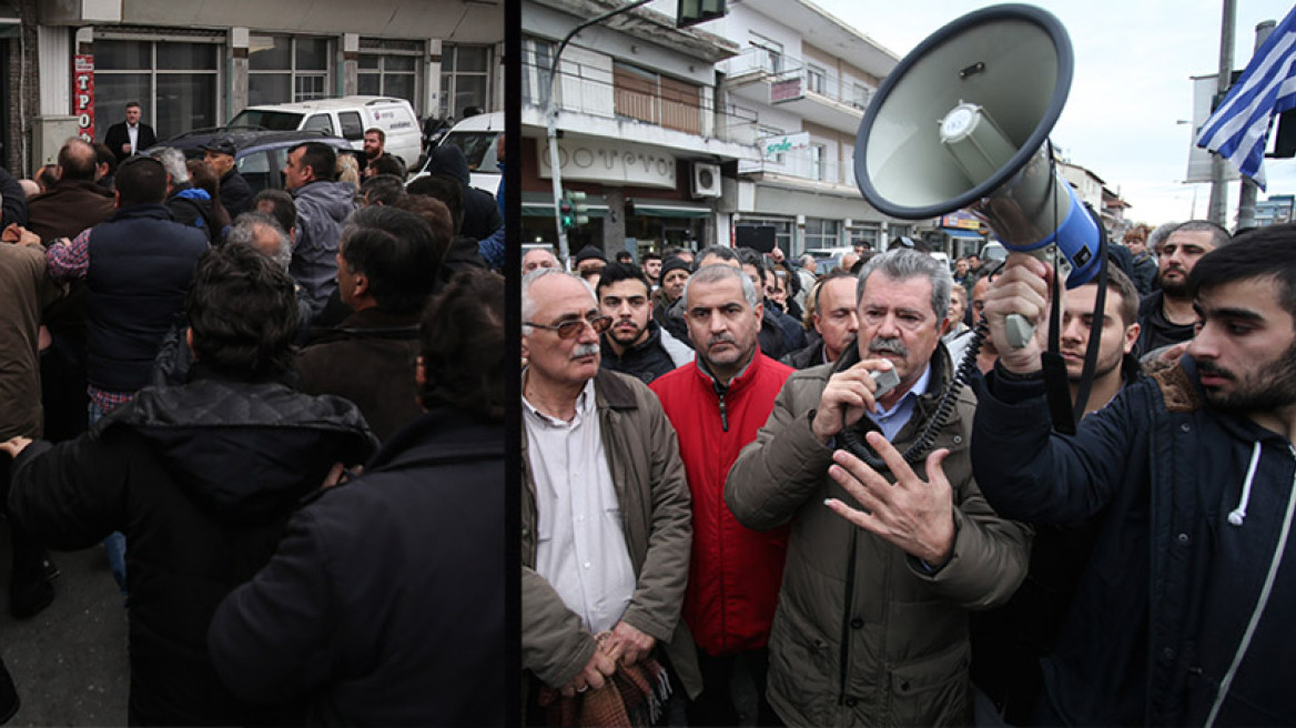 Στα Διαβατά, οργισμένοι κάτοικοι που δεν θέλουν hotspot επιτέθηκαν στον δήμαρχο