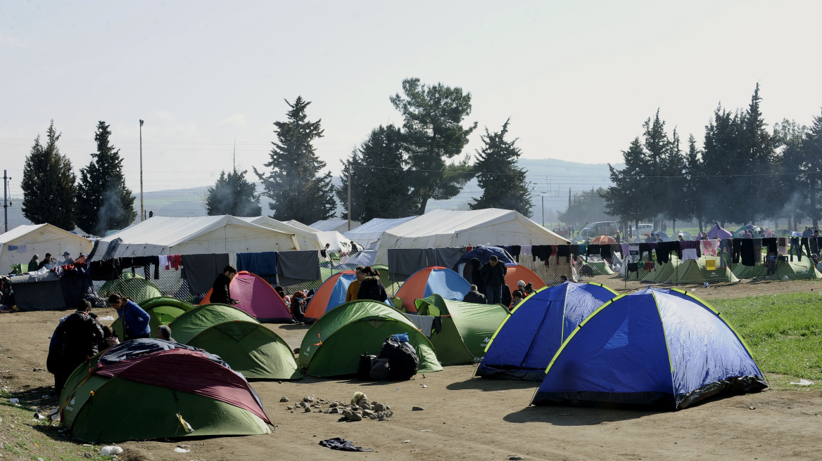 Συσκότιση στο προσφυγικό επιχειρεί η κυβέρνηση: Απαγόρευση εισόδου στα ΜΜΕ σε όλα τα κέντρα φιλοξενίας προσφύγων