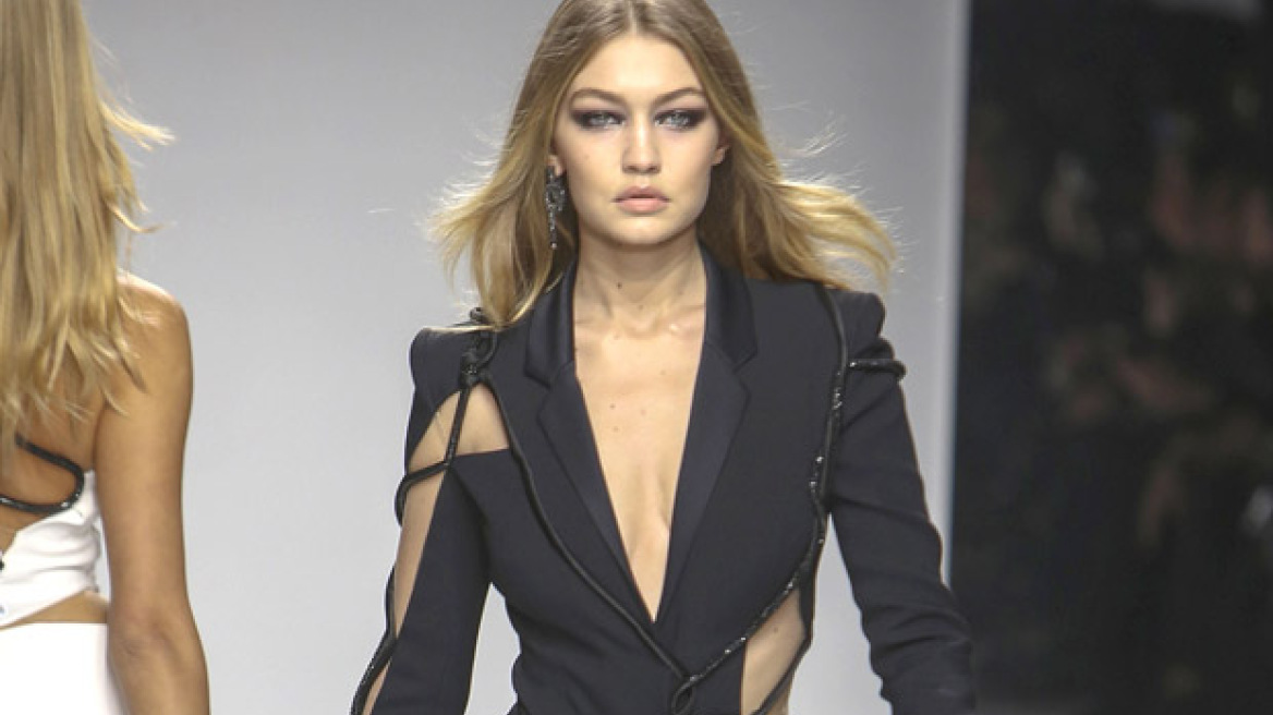 Γυμνόστηθη στην πασαρέλα η Gigi Hadid