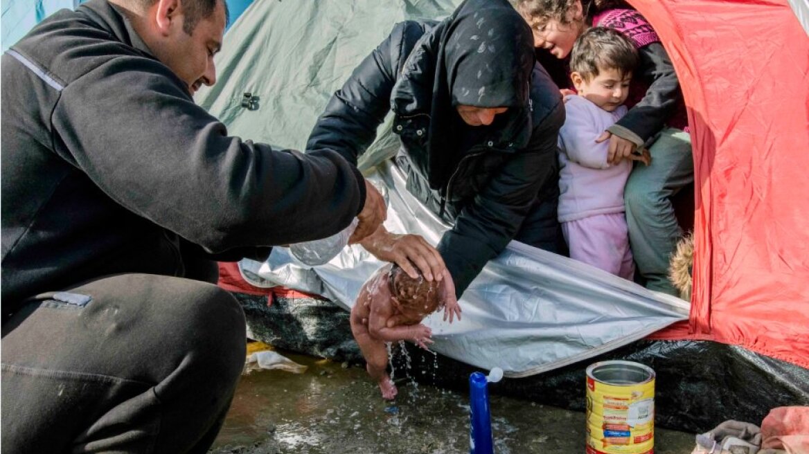 Η αληθινή ιστορία του νεογέννητου της Ειδομένης που συγκλόνισε τον κόσμο