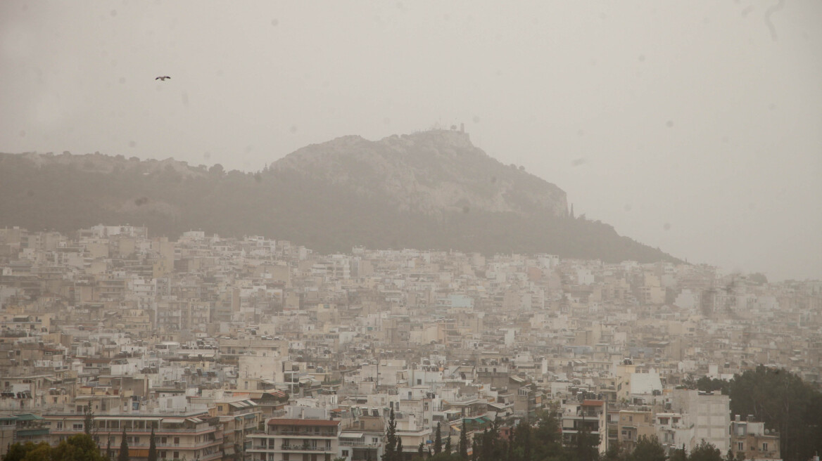 «Πνίγηκε» από την αφρικανική σκόνη η Ελλάδα