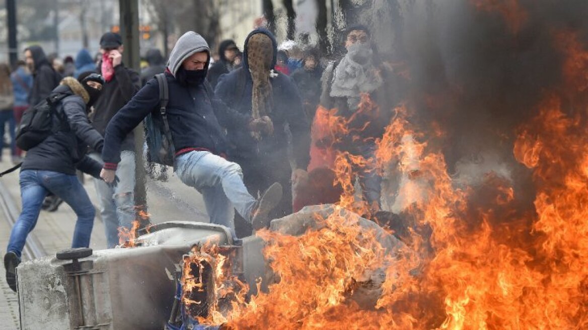 Γαλλία: Βίαια επεισόδια σε αντικυβερνητικές διαδηλώσεις