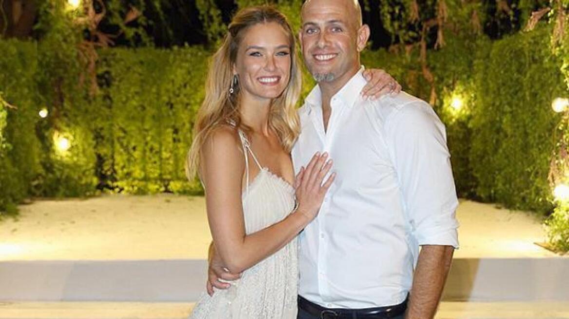 Bar Refaeli: Δείχνει την κοιλίτσα της και ανακοινώνει το φύλο του μωρού