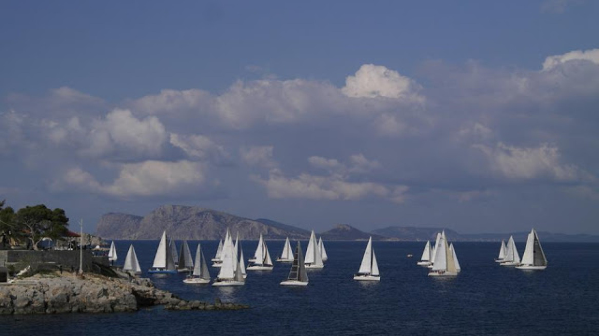 Με συμμετοχή 500 ιστιοπλόων έγινε ο αγώνας της Ύδρας για την 25η Μαρτίου