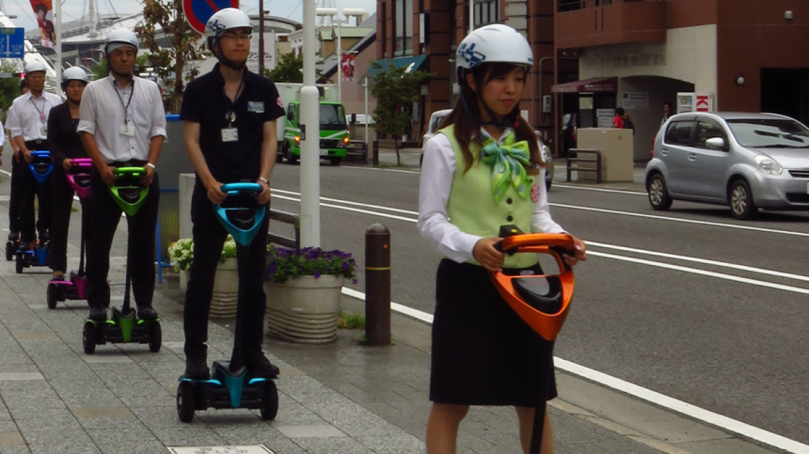 Video: Δημόσιες δοκιμές για το αντι-segway της Toyota