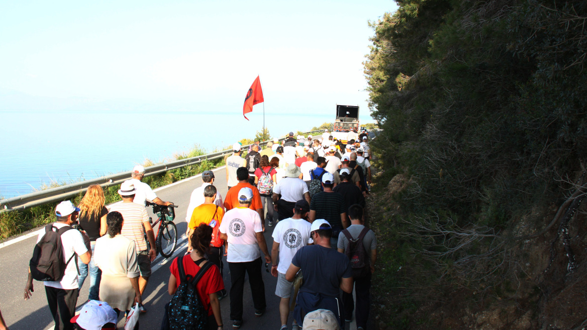 Πάτρα-Αθήνα: Δείτε φωτογραφίες από την πορεία κατά της ανεργίας 