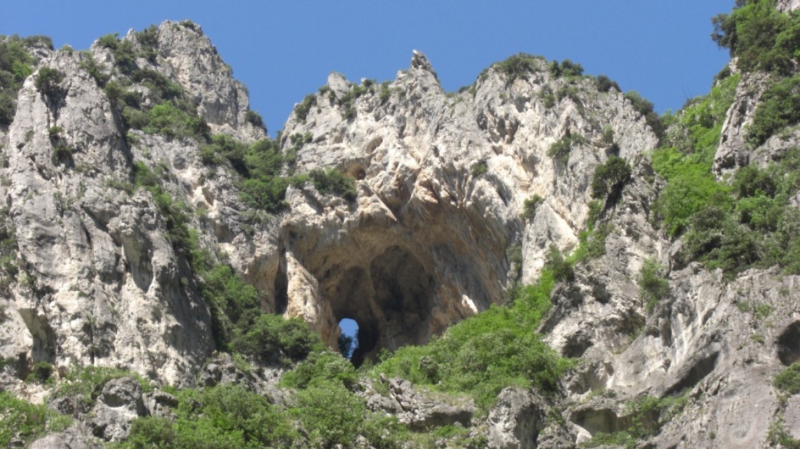 Μοιάζει με απλή σπηλιά, αλλά κρύβει μία μεγάλη έκπληξη