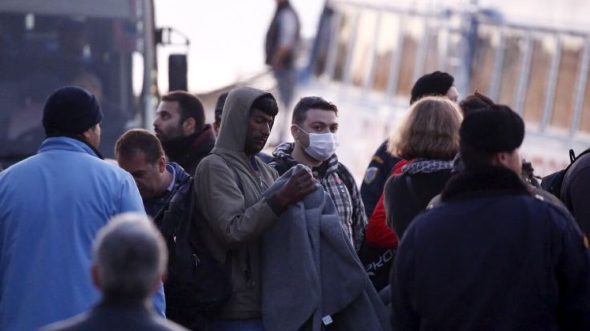 Στέλνουν μετά από δυο εβδομάδες 35 μετανάστες στην Τουρκία 