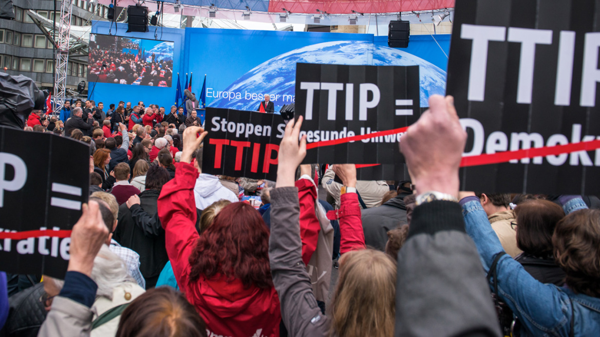 Η Γαλλία μπλοκάρει τη διατλαντική συμφωνία TTIP