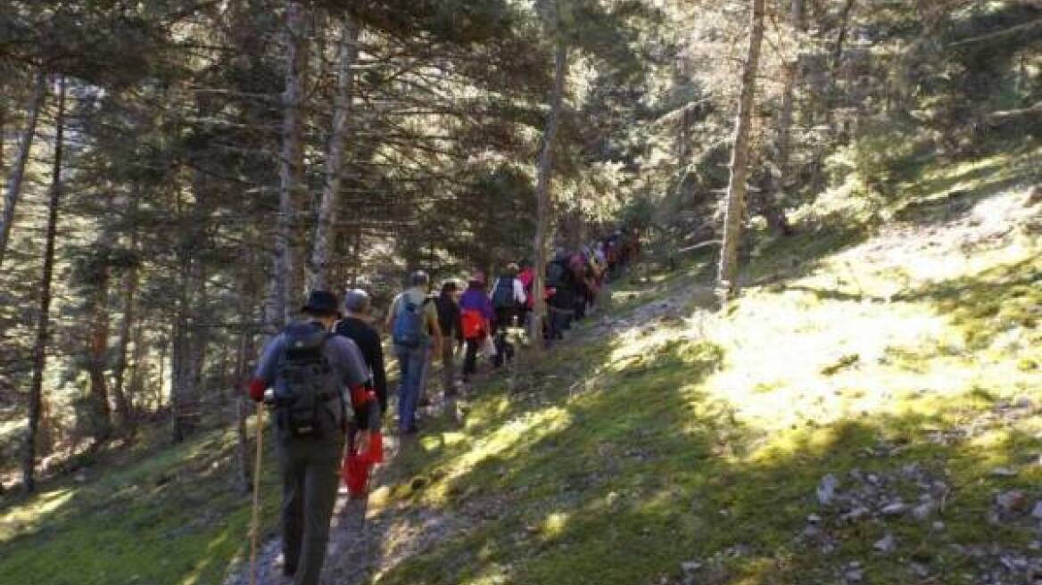 Πάνω από 1.000 ορειβάτες εγκαινίασαν το νέο μονοπάτι στο Μαίναλο