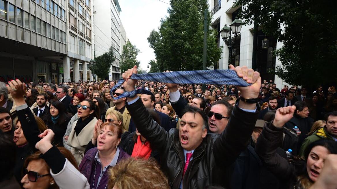 Ασφαλιστικό: «Ψαλίδι» στις εκπτώσεις για γιατρούς, δικηγόρους, μηχανικούς ζητούν οι δανειστές