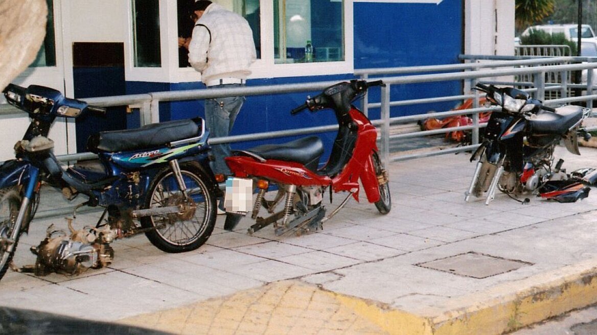 Πρέβεζα: Έβαψε το κλεμμένο μηχανάκι για να μην εντοπίζεται!