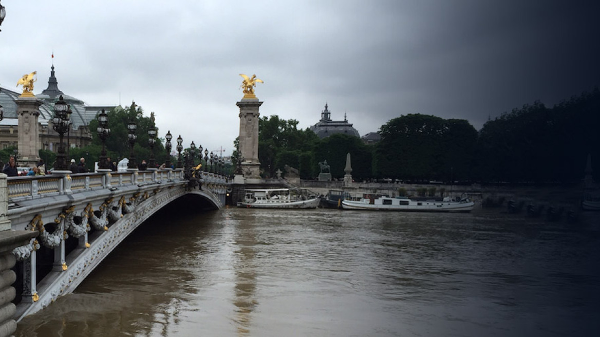 Paris: River Seine reaches its highest level in decades (pics+vid)