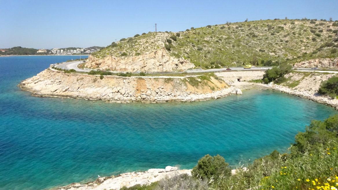 Βουλιαγμένη: Του διέλυσαν το πρόσωπο και στη συνεχεια τον έκαψαν