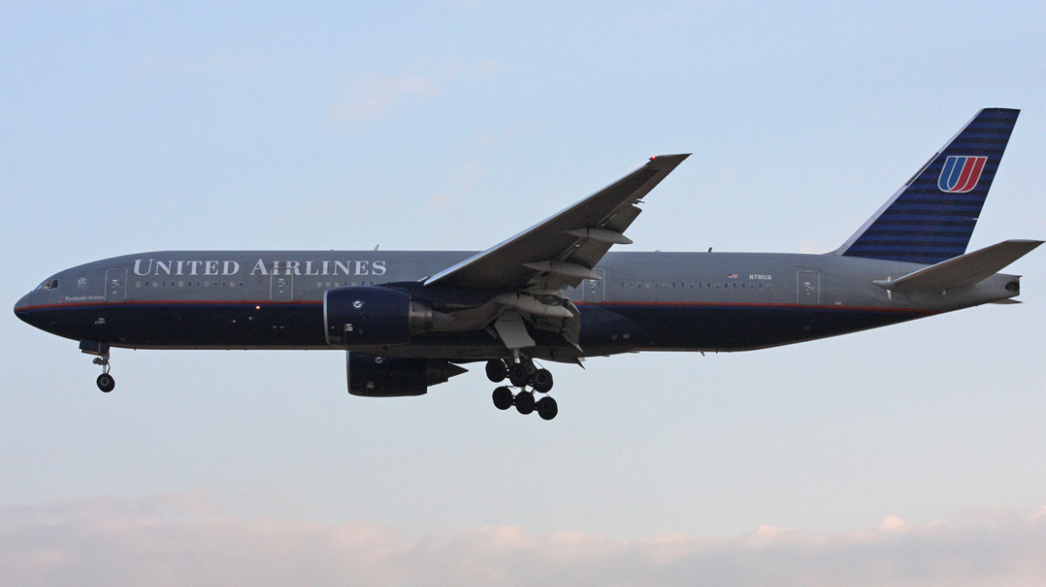 Διπλό θρίλερ στον αέρα σε πτήση της United Airlines προς τη Νέα Υόρκη