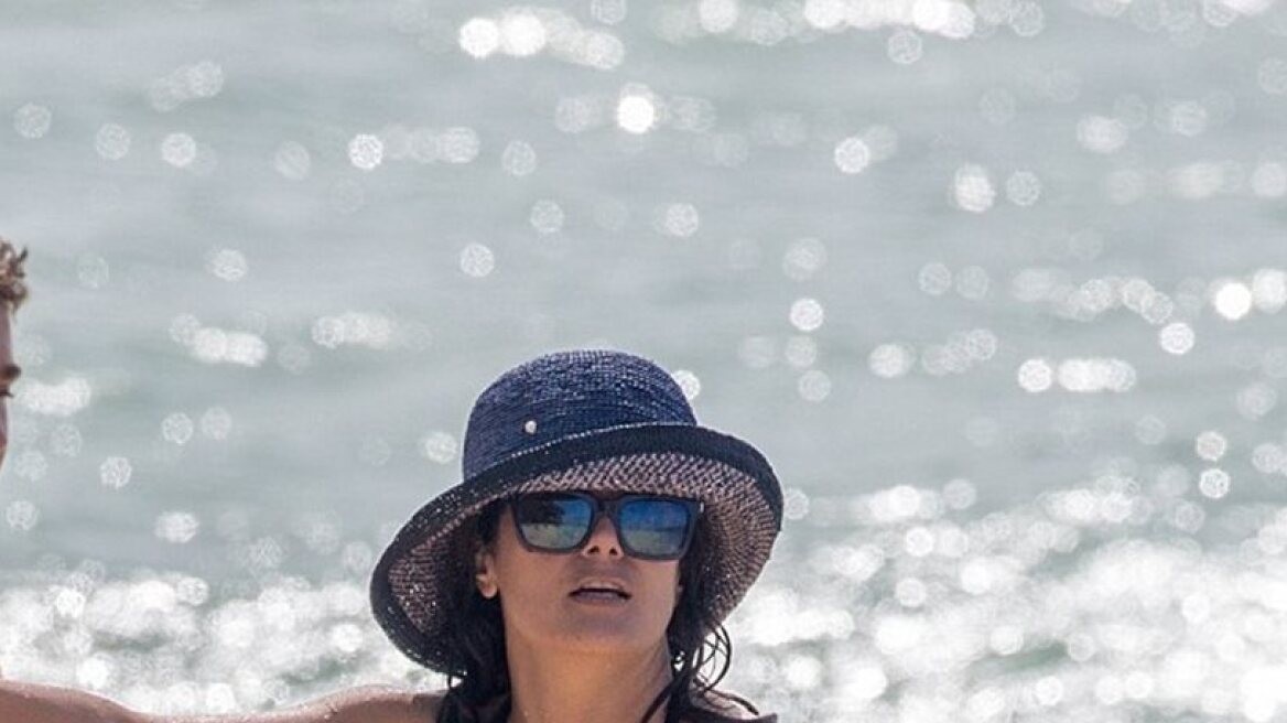 Sexy Salma Hayek: What a body for a 50-year old!