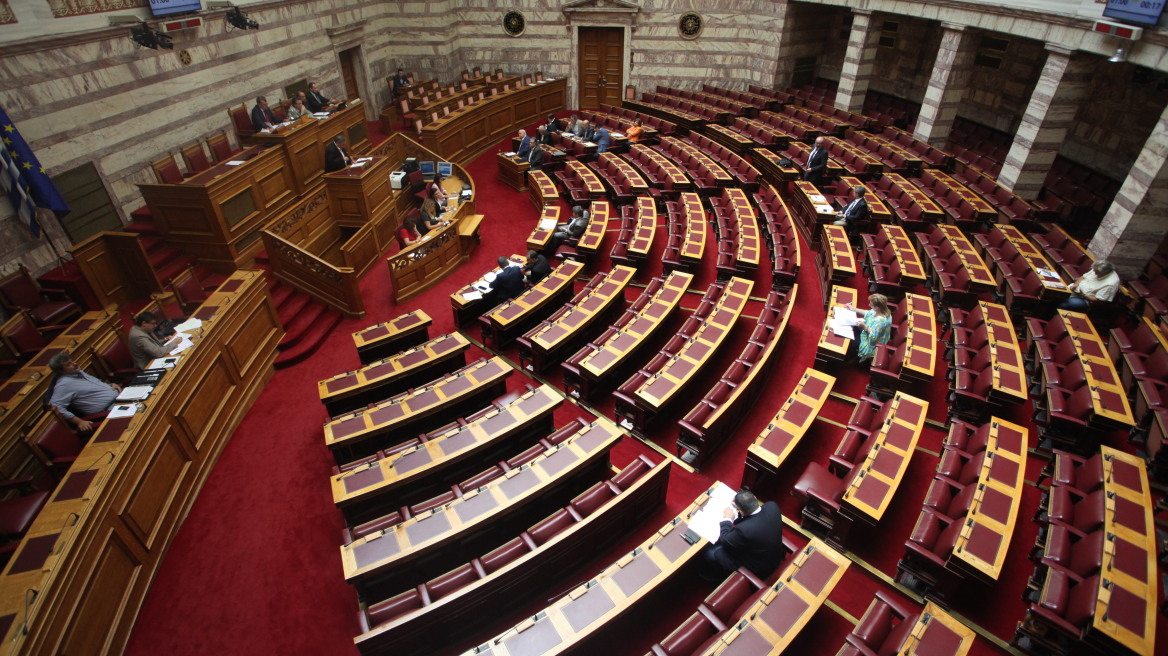 Οι πρώτες αντιδράσεις των κομμάτων για τον εκλογικό νόμο