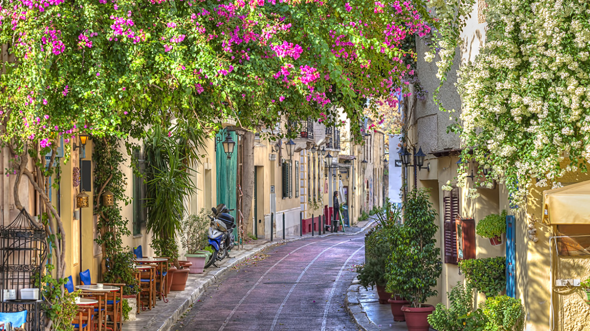 Απογευματινός περίπατος στην Πλάκα