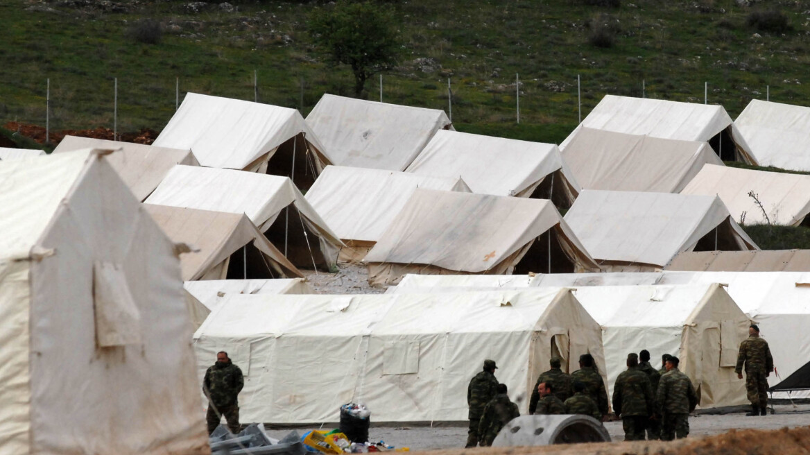 Οχτώ στρατιωτικοί θετικοί στο μαντού: Μας έστειλαν σαν πρόβατα στη σφαγή