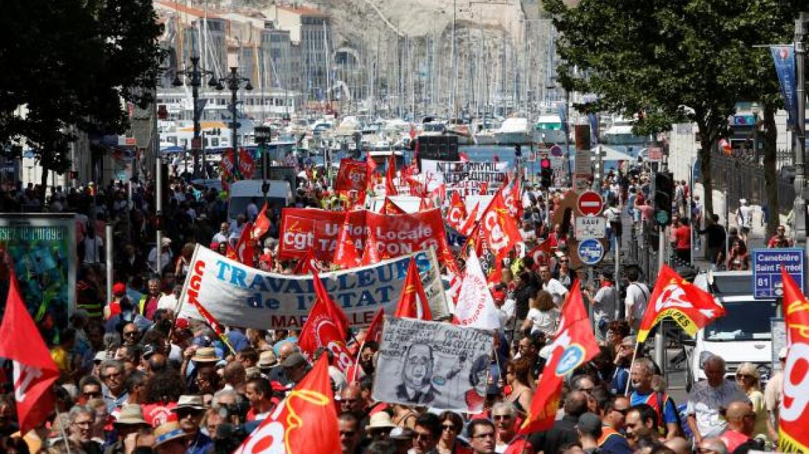 Ξανά στους δρόμους οι Γάλλοι για τα εργασιακά