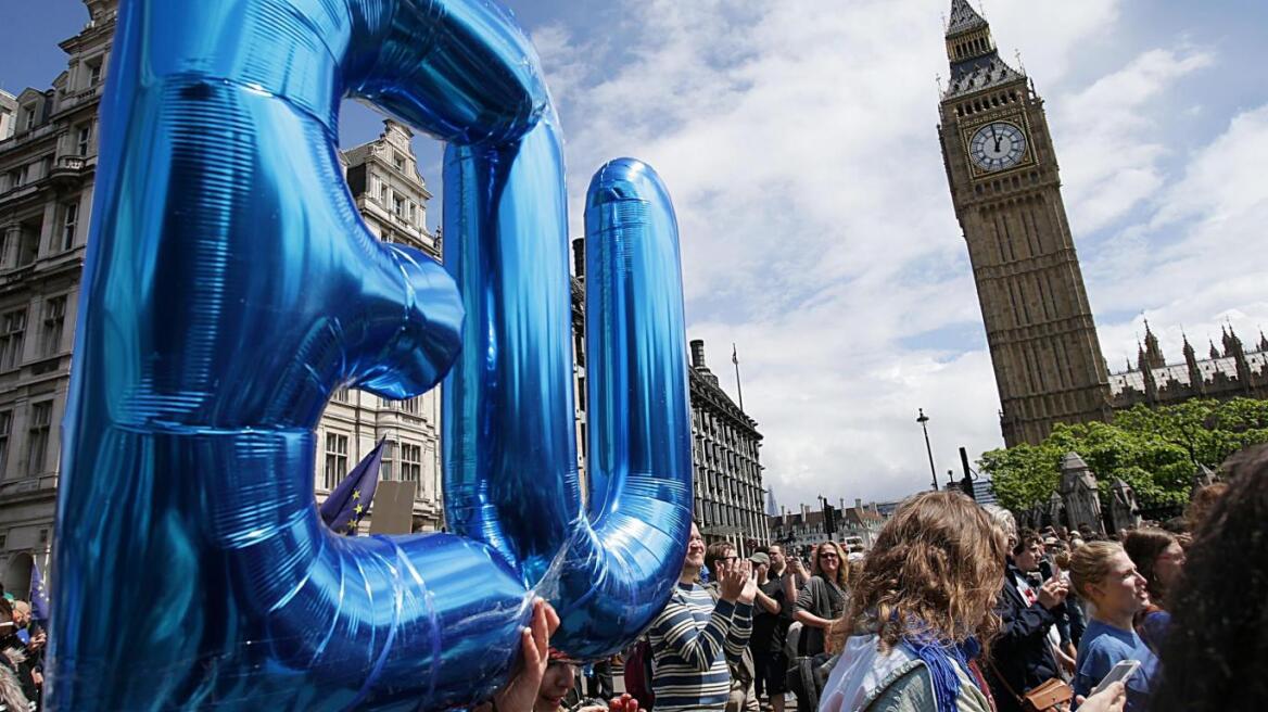 Brexit: Το αποτέλεσμα του δημοψηφίσματος δεν είναι νομικά δεσμευτικό λένε 1.000 Βρετανοί δικηγόροι 