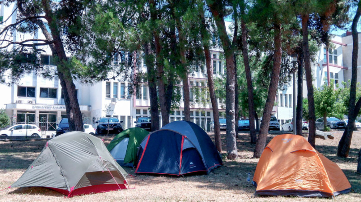 Ανακοίνωση της Πρυτανείας του ΑΠΘ για την «κατασκήνωση» των αναρχικών 