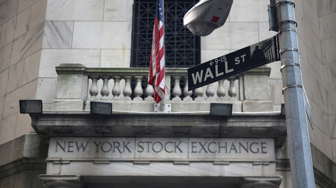 Wall Street: Πτώση για τον Dow Jones, άνοδο για τον Nasdaq