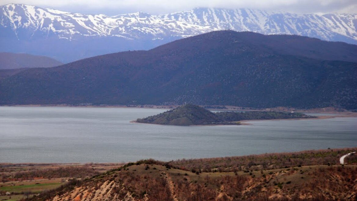 Αλβανοί ψάρευαν παράνομα στη Μικρή Πρέσπα