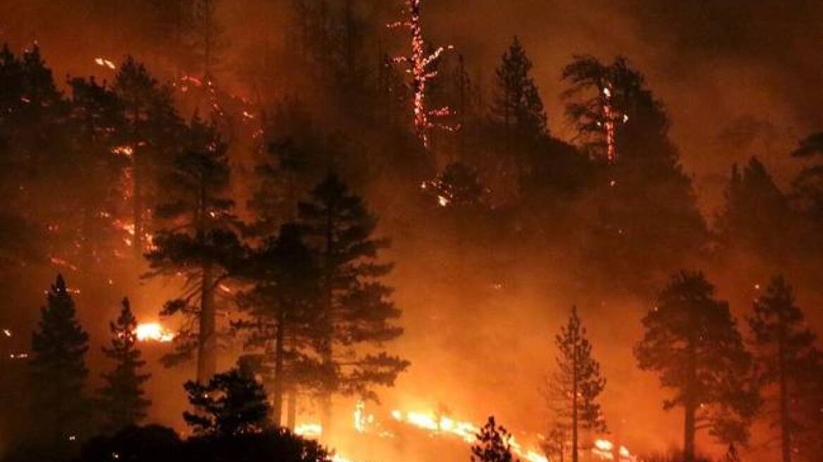 Στις φλόγες η Καλιφόρνια: Έκλεισε ο πύργος του θρυλικού Ράντολφ Χιρστ