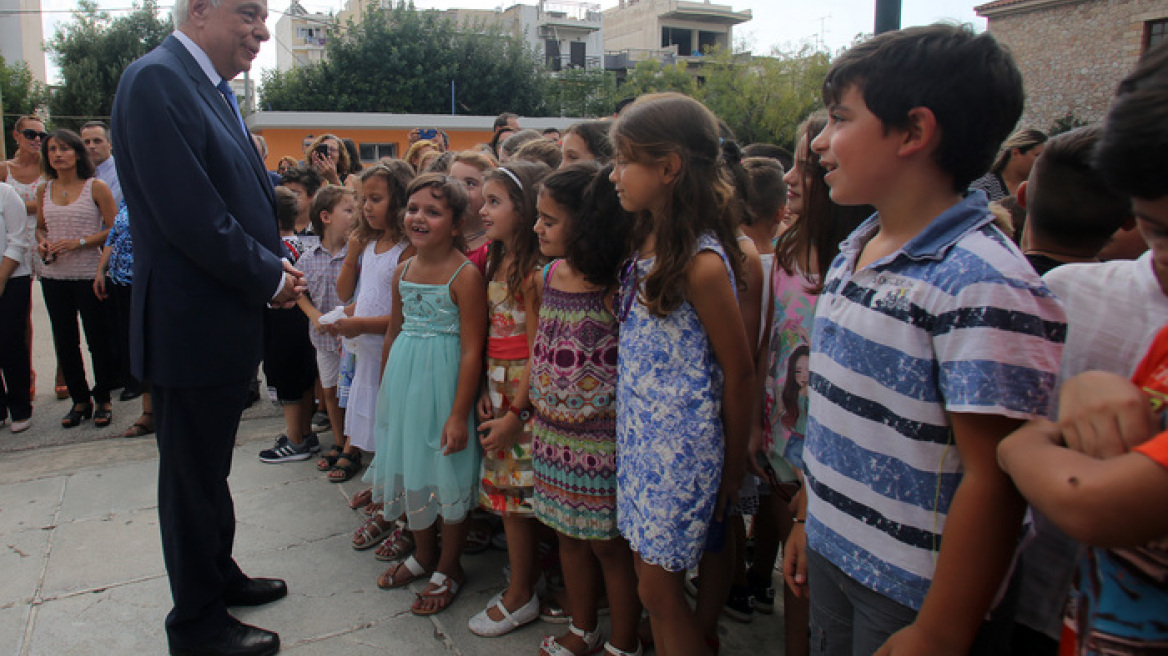 Παυλόπουλος σε μαθητές: Να επιδιώκετε να είστε άριστοι